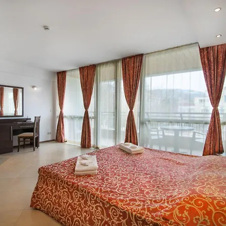 Marina - With Balkony & Desk By Flat Mаnаger *