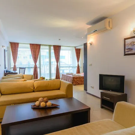 Apartment Marina - With Balkony & Desk By Flat Mаnаger *