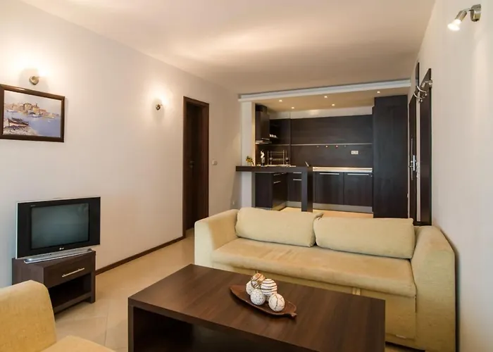 Marina - With Balkony & Desk By Flat Mаnаger شقة بالشيك