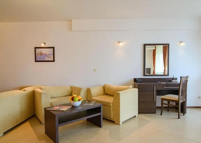 شقة Marina - With Balkony & Desk By Flat Mаnаger بالشيك