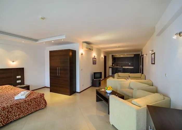 Marina - With Balkony & Desk By Flat Mаnаger