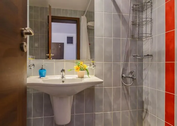 Marina - With Balkony & Desk By Flat Mаnаger شقة بالشيك