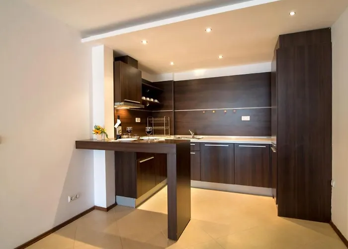 Marina - With Balkony & Desk By Flat Mаnаger شقة *